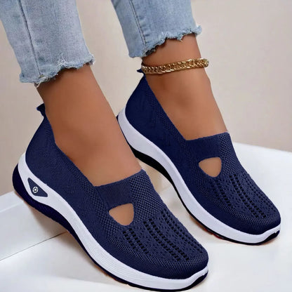 Women's Breathable Non-Slip Walking Flat Shoes — Soft Sole Casual Shoes for Middle-Aged & Elderly Women