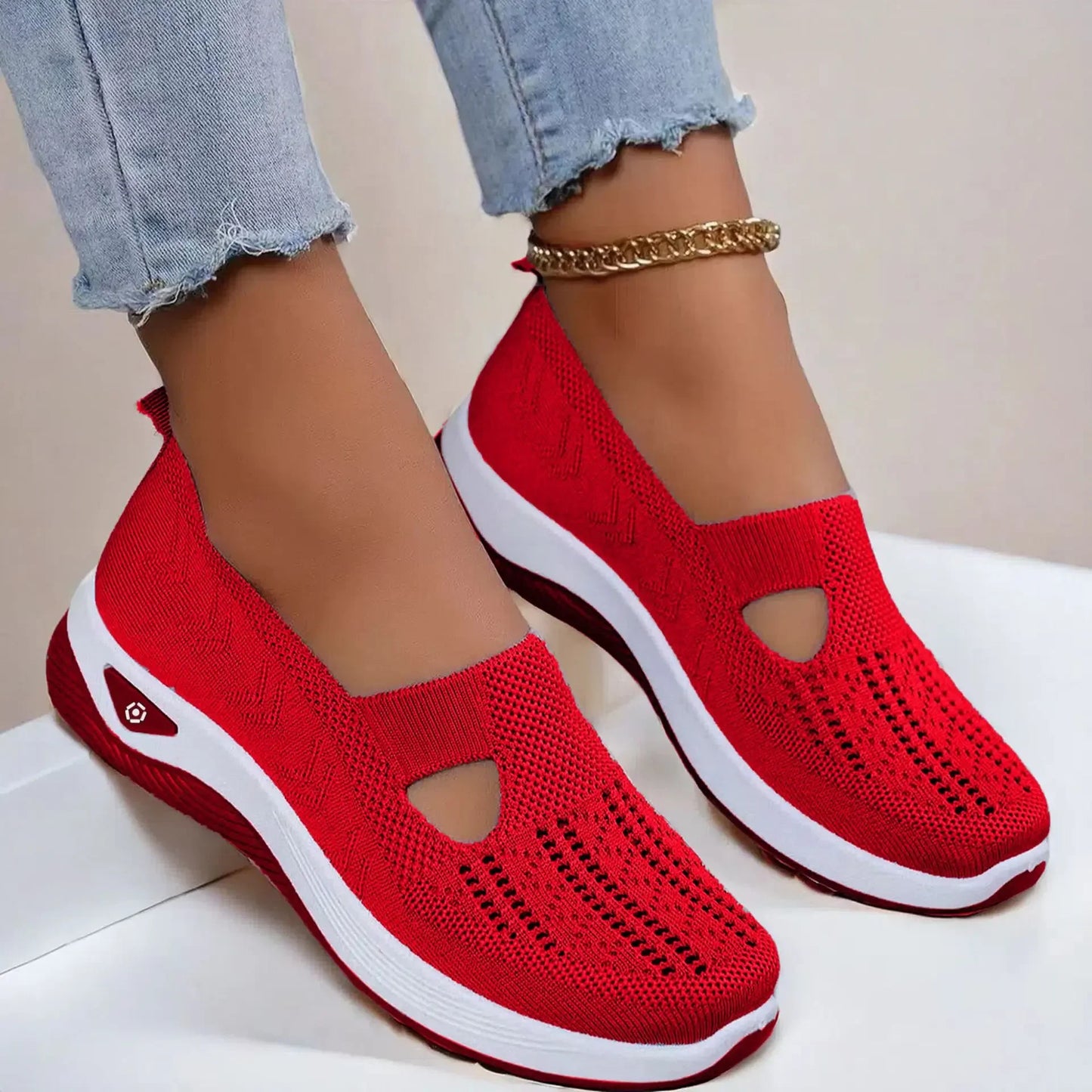 Women's Breathable Non-Slip Walking Flat Shoes — Soft Sole Casual Shoes for Middle-Aged & Elderly Women