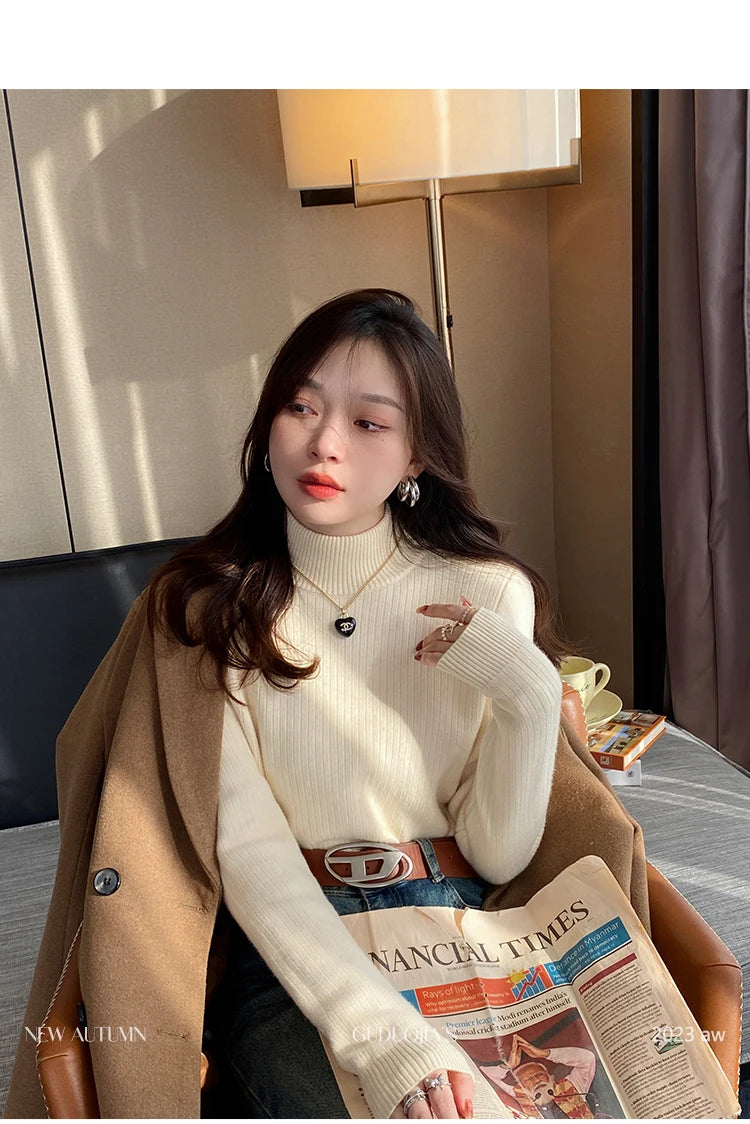 Women's Retro Turtleneck Sweater — Velvet-Lined Thermal Knit Pullover