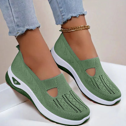 Women's Breathable Non-Slip Walking Flat Shoes — Soft Sole Casual Shoes for Middle-Aged & Elderly Women