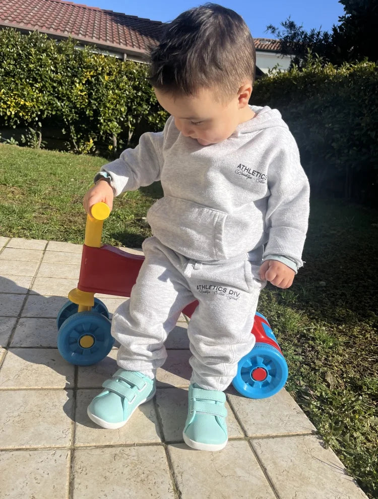 HOBIBEAR Kids Barefoot Minimalist Sneakers — Wide Toe Hook & Loop Lightweight Shoes for Boys & Girls