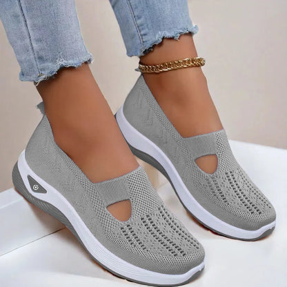 Women's Breathable Non-Slip Walking Flat Shoes — Soft Sole Casual Shoes for Middle-Aged & Elderly Women