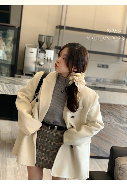 Women's Retro Turtleneck Sweater — Velvet-Lined Thermal Knit Pullover