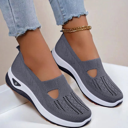 Women's Breathable Non-Slip Walking Flat Shoes — Soft Sole Casual Shoes for Middle-Aged & Elderly Women