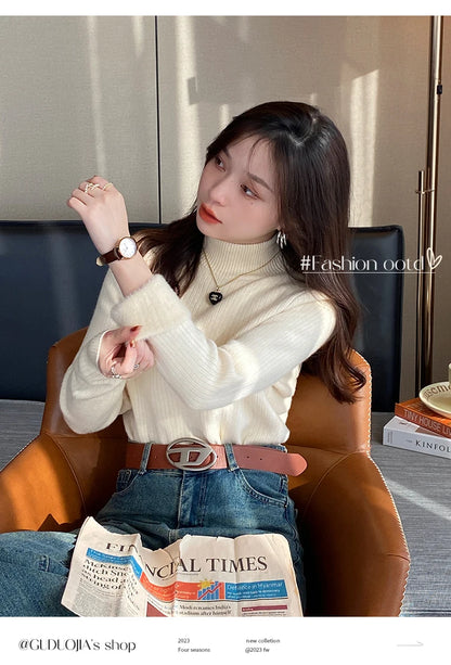 Women's Retro Turtleneck Sweater — Velvet-Lined Thermal Knit Pullover